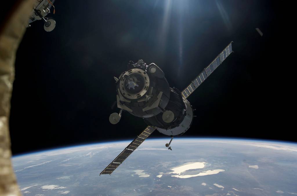Российские космонавты проверили корабль Starliner, пристыковавшийся к МКС после сбоев