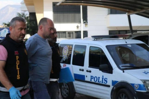 Украинский экс-депутат убил своих маленьких детей и пытался зарезать жену в Турции
