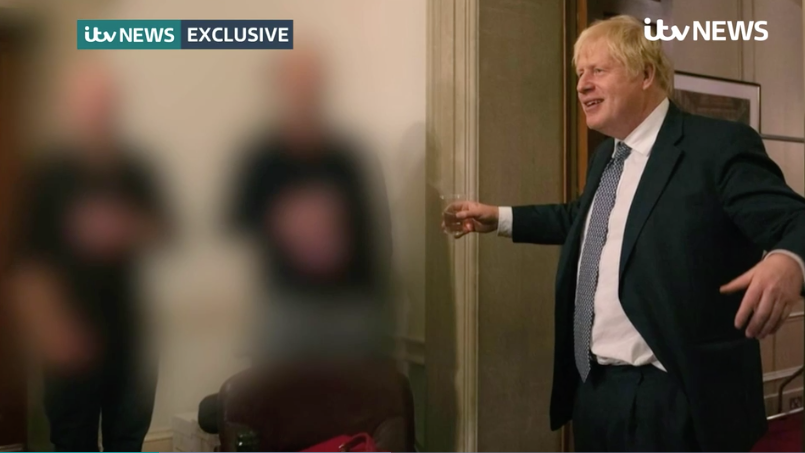 Премьер-министр Британии Борис Джонсон на вечеринке в локдаун. Фото © ITV