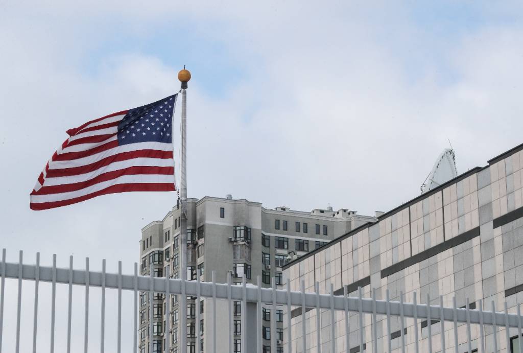 WSJ: США решили отправить в Киев спецназ для охраны своего посольства