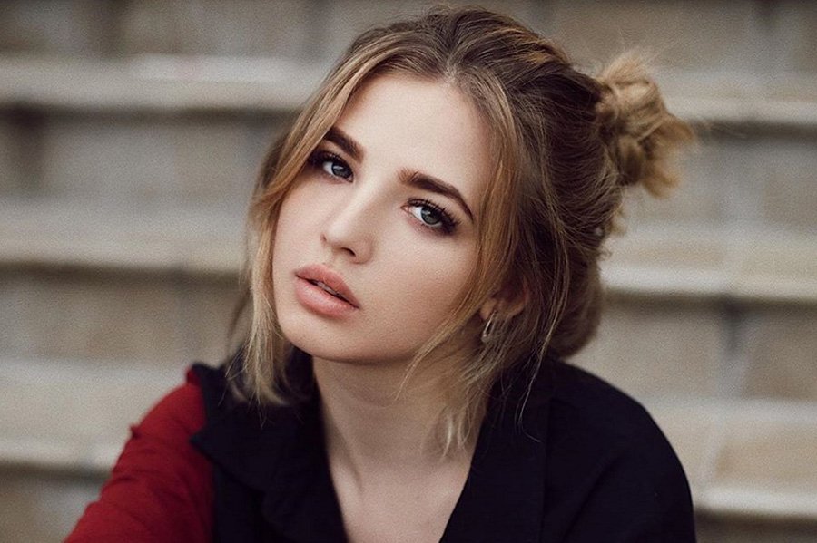 <p>Он (Верещагин. — <em style="font-style: italic;">Прим. ред.</em>) выбрал себе слабого соперника для испытания навылет, чтобы выйти в финал. И таким он считает меня. Но я сделаю всё, чтобы остаться. Я впервые посмотрела на Олега другими глазами. Он же взрослый мужчина, а повёл себя так недостойно</p>