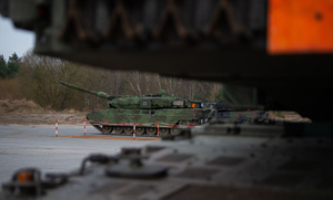 Литва не знает о "секретном" запрете НАТО на поставки танков и БТР Украине