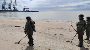 Российские военные завершили разминирование порта Мариуполя и побережья