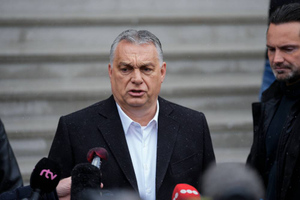 Премьер Венгрии Орбан предложил ЕС отложить обсуждение эмбарго на нефть из РФ