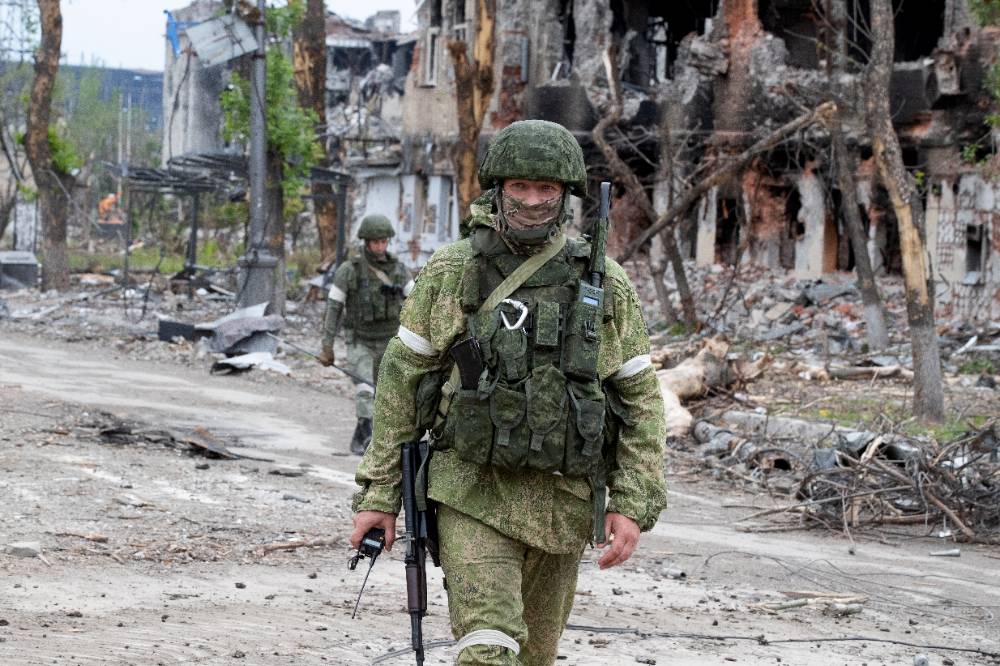 Российские военные обнаружили в больнице Мариуполя взрывные устройства ВСУ
