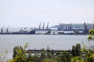 Минобороны РФ: Порт Мариуполя заработал в повседневном режиме