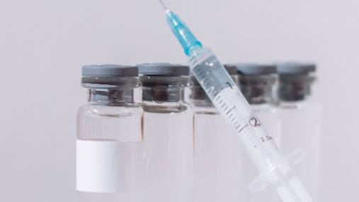 Ростех сообщил о готовности к выпуску десятков миллионов доз вакцины от оспы
