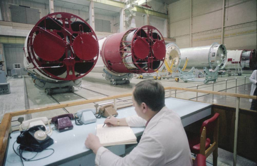 Цех изготовления ракеты-носителя "Зенит" на Южном машиностроительном заводе. Фото © ТАСС / Веленгурин Владимир