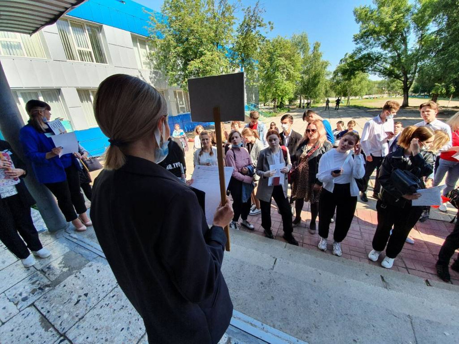 Единый государственный экзамен в школах ЛНР. Фото © Lug-info.com