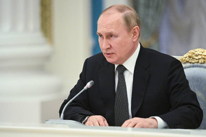 Путин заявил, что санкции вынуждают Россию становиться в чём-то сильнее