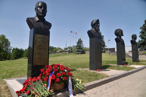В Донецке открыли памятник комбату "Спарты" Владимиру Жоге