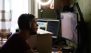 Стример с ДЦП набирает миллионы просмотров, играя в Counter-Strike языком