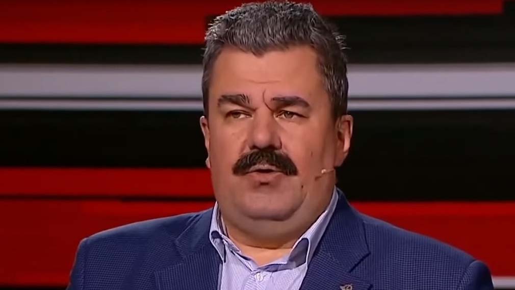 <p>Если говорить о промежуточных итогах СВО, то можно сказать, что вся система обороны, которую выстроила украинская армия в Донбассе, сейчас практически сломана. Вопрос существования тех немногих очагов, которые ещё остались, решится в ближайшее время</p>