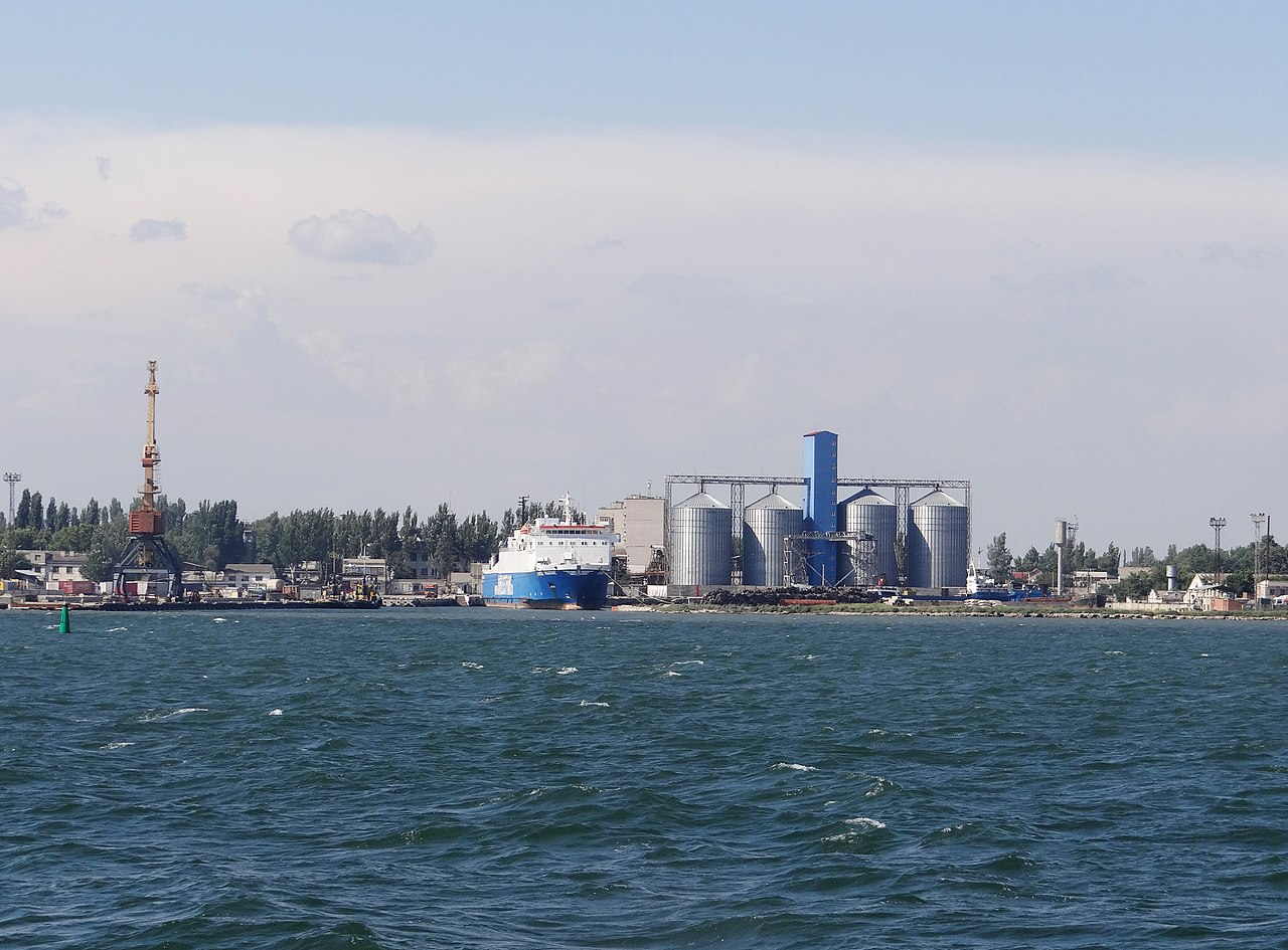 Власти намерены уже осенью начать отгрузку зерна в порту Скадовска