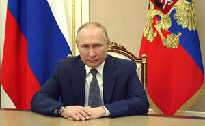Песков: Серии военных совещаний пока в графике Путина нет