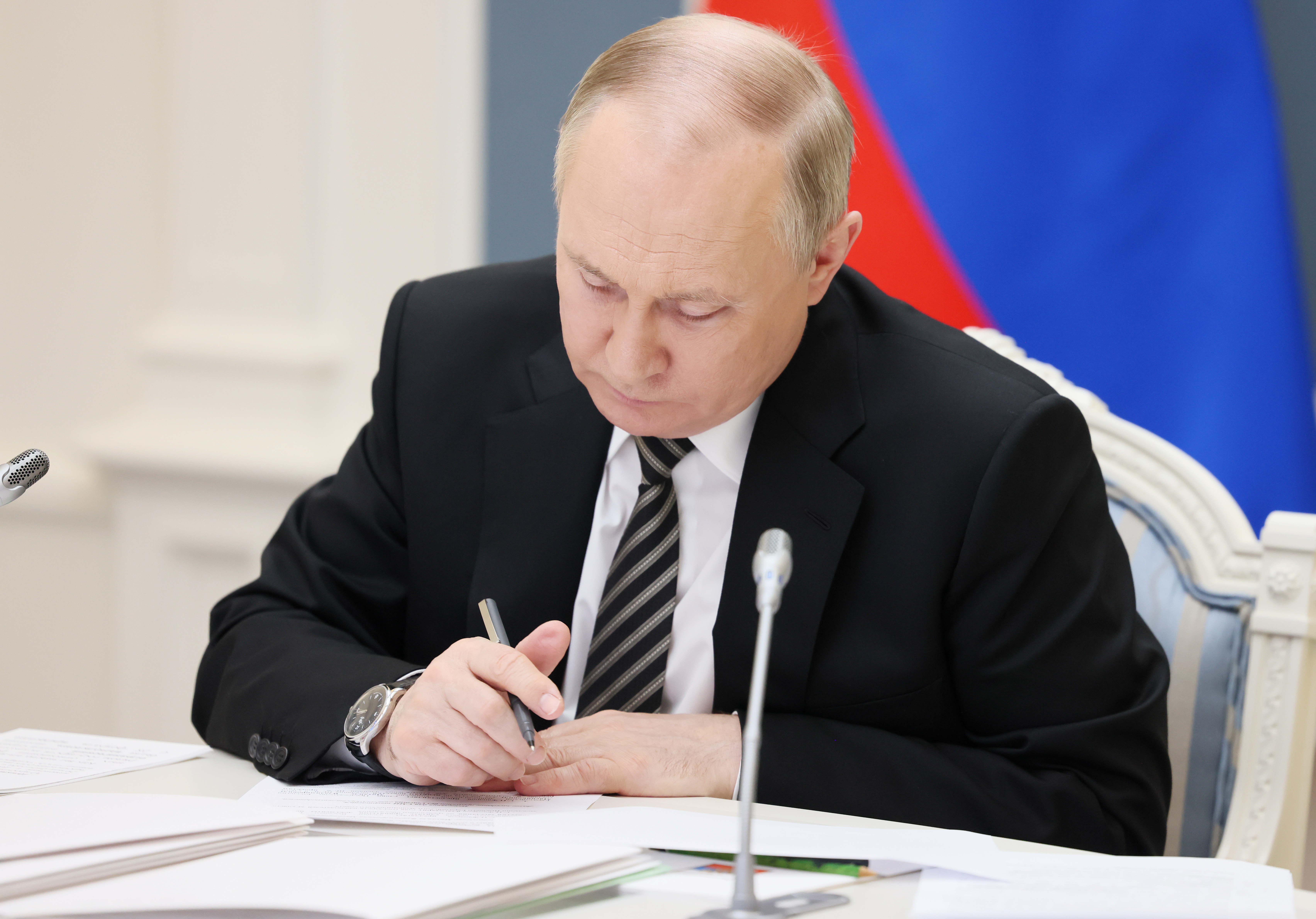 Русских подписал указ