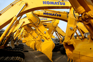 Японская Komatsu возобновила поставки строительной техники на Украину