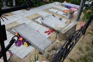 Вандалы разгромили более 50 могил на кладбище под Воронежем