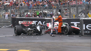 Болид бывшего напарника Мазепина развалился во время Гран-при Монако "Формулы-1"