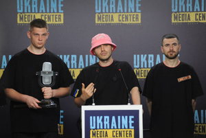 Украинская группа Kalush Orchestra продала кубок победителей Евровидения
