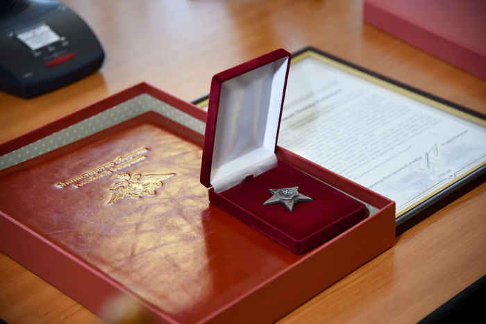 Орден Красной Звезды, переданный музею ЛНР. Фото © ЛИЦ 