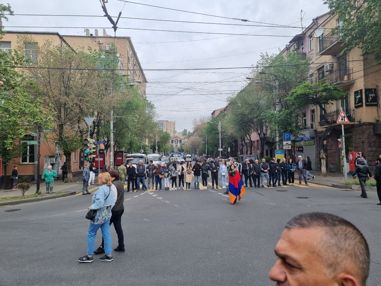 Уже начались задержания: Оппозиция в Ереване продолжила протесты с требованием отставки Пашиняна