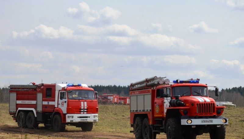 В МЧС сообщили о ликвидации пожара на складе полиэтиленовых отходов в Красноярске