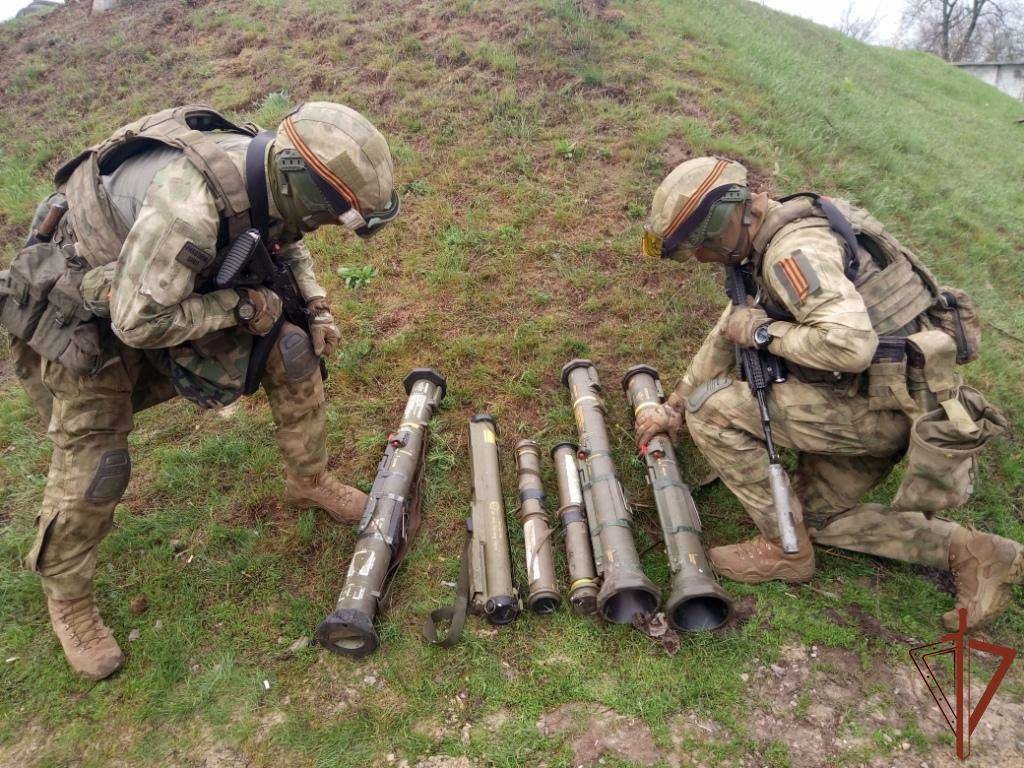 Разведчики Росгвардии нашли крупный схрон с вооружением ВСУ в Харьковской области