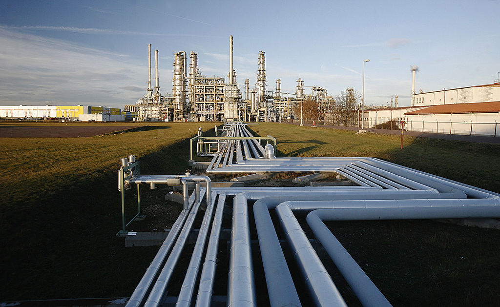 Reuters: ЕС хочет вывести из-под эмбарго поставки трубопроводной нефти из России