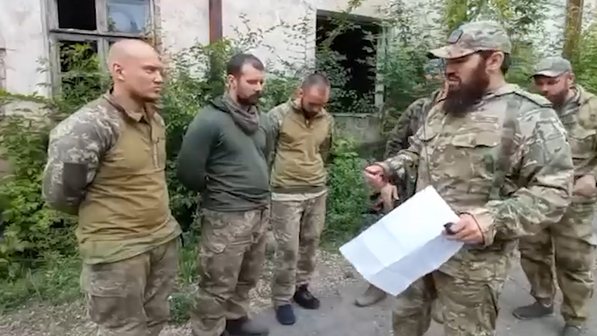 Глава Чечни Кадыров показал видео допроса пленных украинских солдат в Донбассе