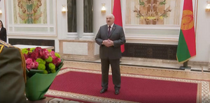 Лукашенко наградил сотрудников КГБ, освободивших белорусов "из плена" на Украине