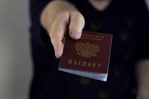 Первые 50 жителей Херсонской и Запорожской областей подали заявки на гражданство РФ
