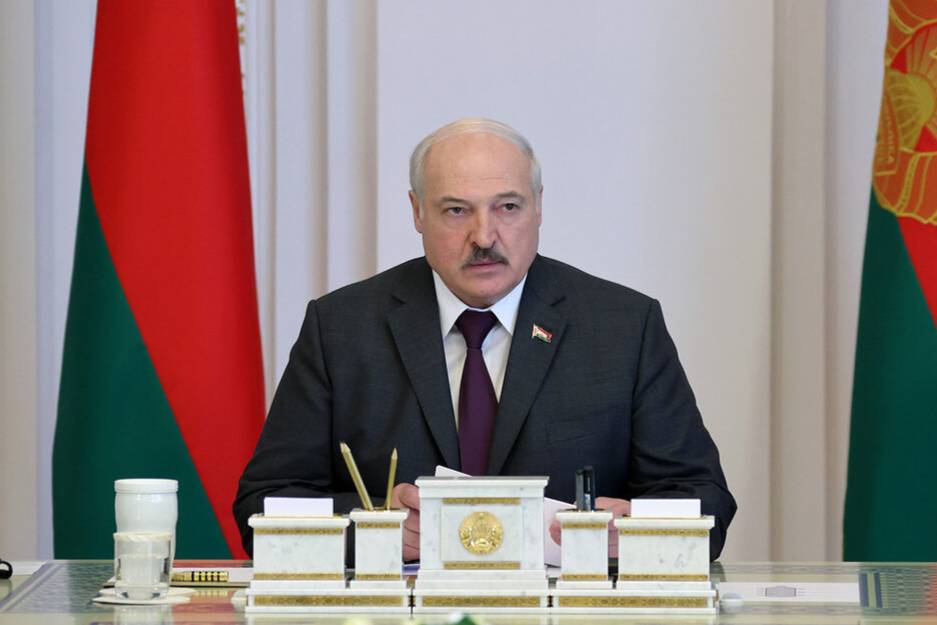 Лукашенко обвинил Запад в стремлении сменить конституционный строй в Белоруссии