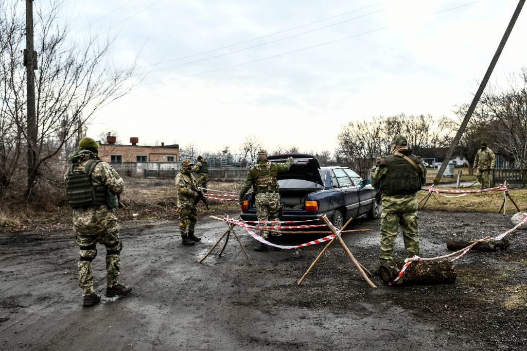 Украинские боевики расстреляли колонну беженцев, есть погибшие и раненые