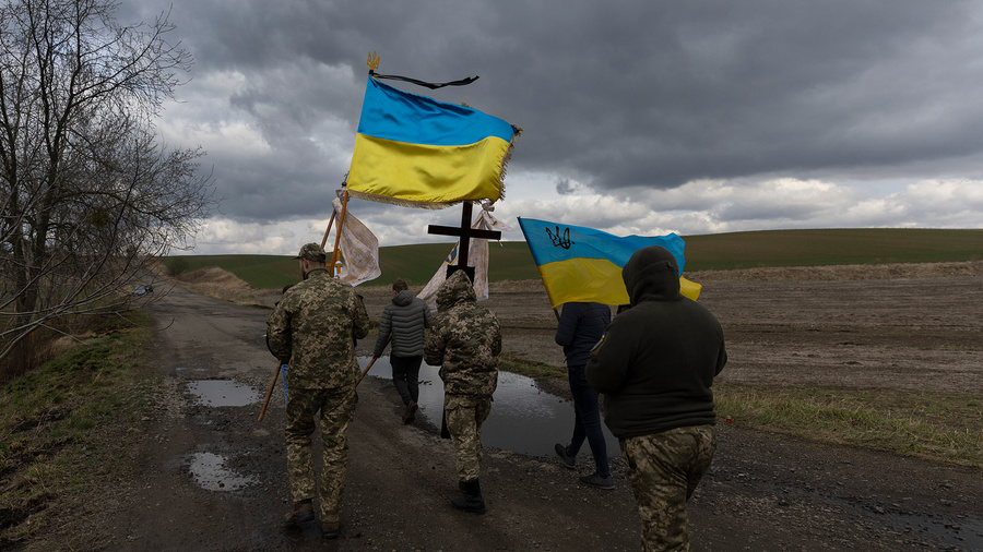Похороны украинского военнослужащего во Львовской области. Обложка © Getty Images / Joe Raedle