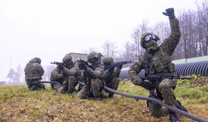Песков: Российские войска не штурмуют "Азовсталь", но подавляют попытки боевиков выйти на позиции