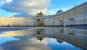 Опрос: Россияне ассоциируют Петербург с дождями, памятниками и Петром I