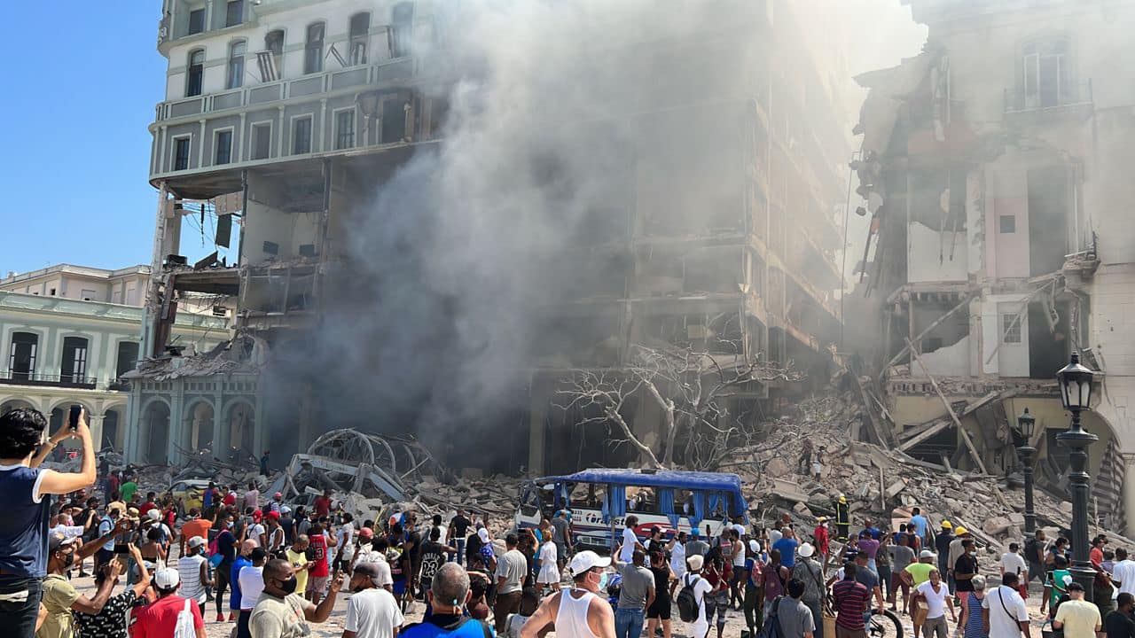 Число жертв взрыва в отеле в центре Гаваны возросло до восьми