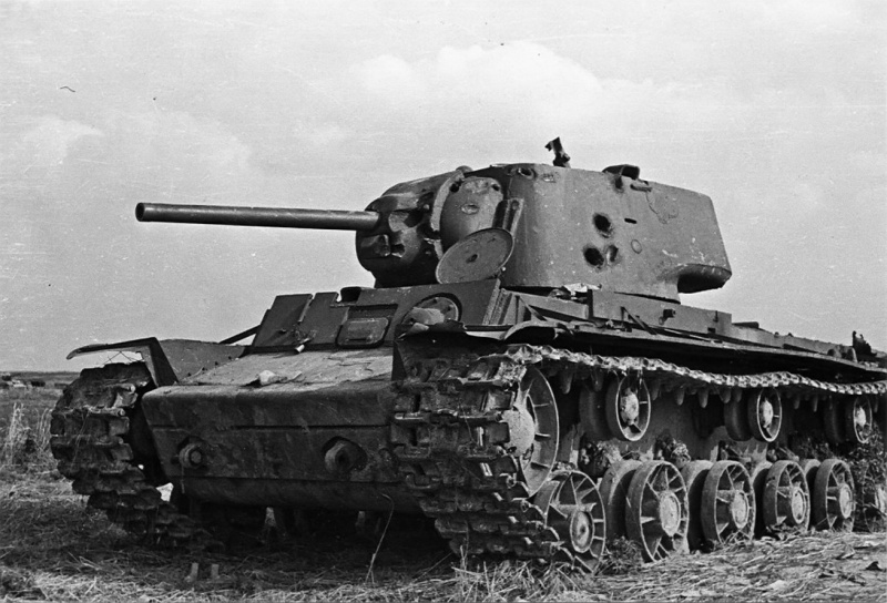 Советский танк-призрак: Как танк КВ задержал продвижение танковой дивизии вермахта и почему эти данные засекречены