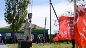 В пригороде Мариуполя демонтировали памятник гетману Сагайдачному