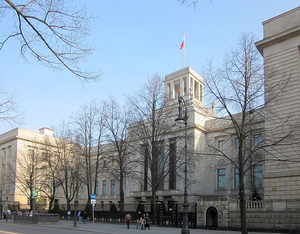 Посольство РФ в Берлине направило ноту в МИД ФРГ после нападения на здание журналистов