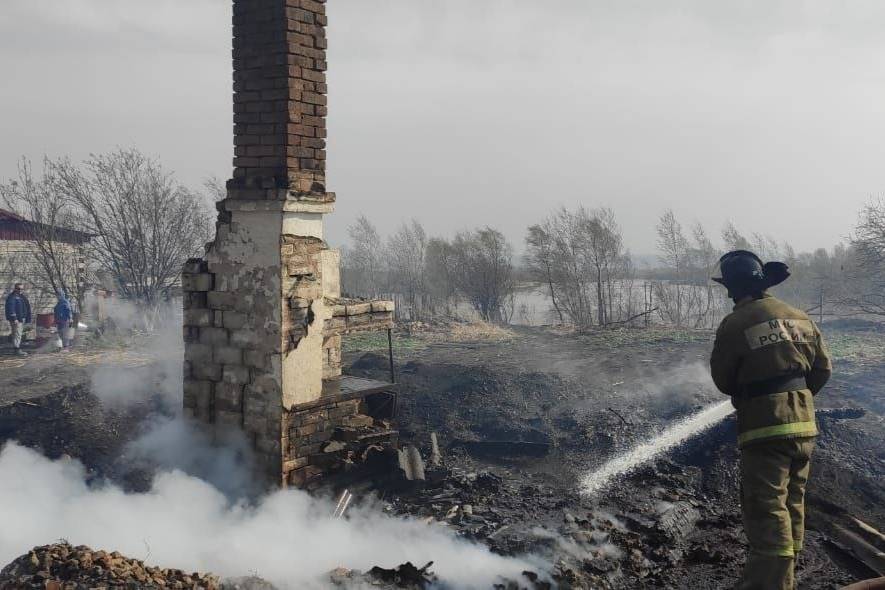 В результате пожаров в Красноярском крае пострадало 17 человек