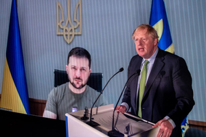 Читатели Daily Express раскритиковали премьера Джонсона за миллиардные выплаты Киеву