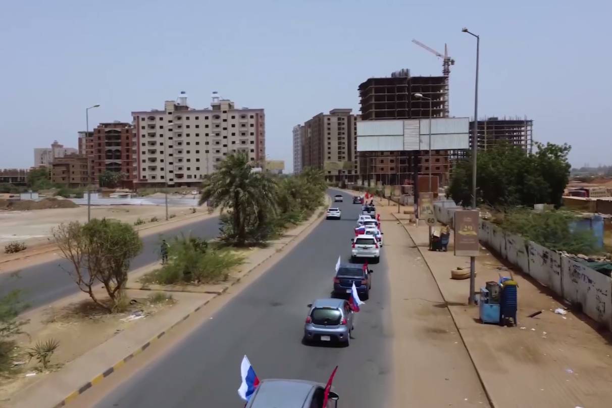 Автопробег в честь Дня Победы впервые прошёл в столице Судана