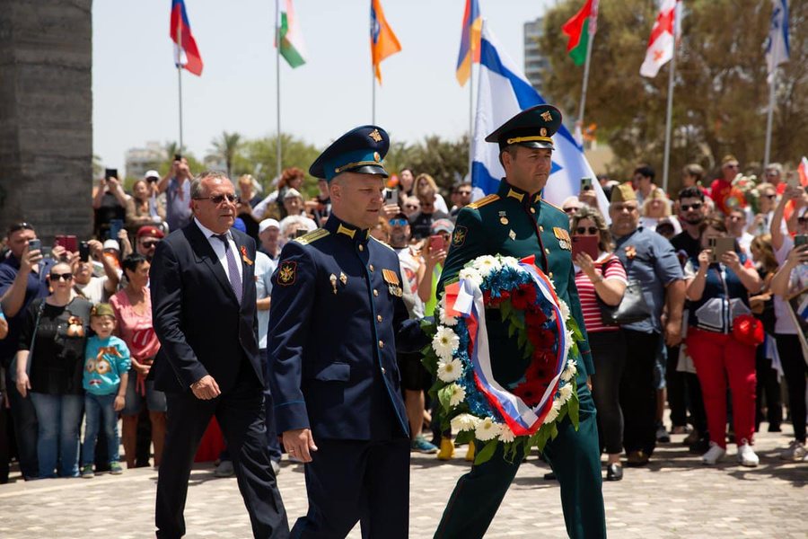 <p>Возложение венка в честь Дня Победы в Израиле. Фото © Посольство России в Израиле</p>