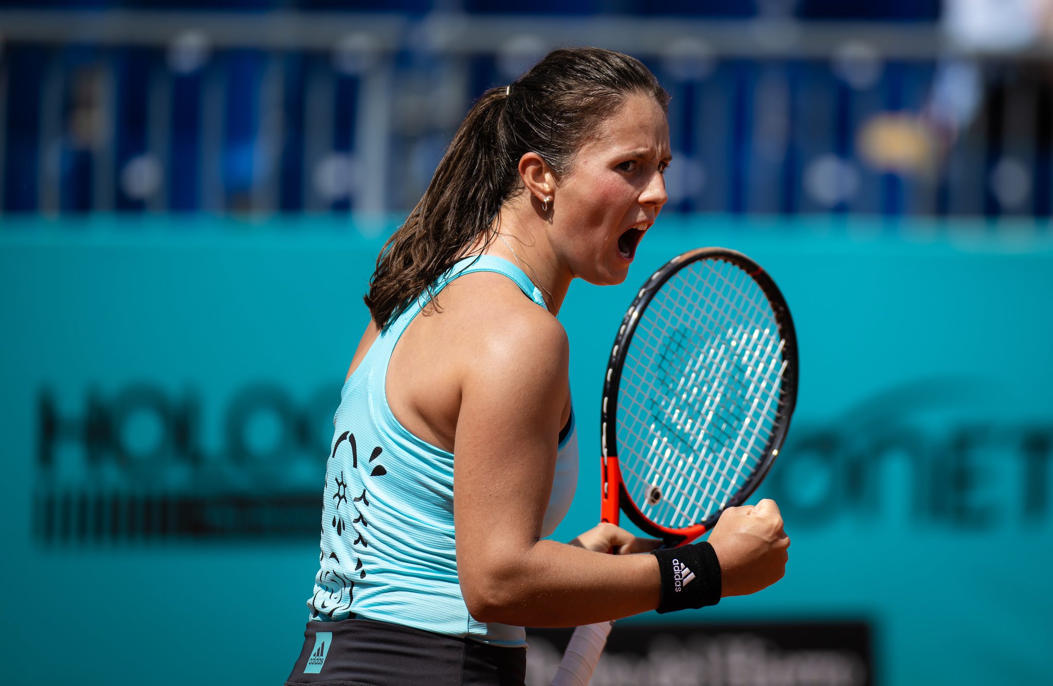 Касаткина проиграла Андрееску в четвертьфинале теннисного турнира в Германии