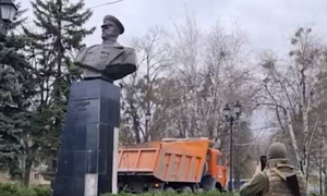 Минобороны РФ: Сотни памятников советским героям были снесены на Украине