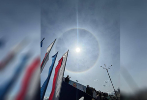 "Предвестник счастья": Парад Победы в Пскове прошёл под редким солнечным гало