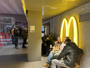 McDonald’s лишил жёлтой буквы "м" даже франшизные рестораны в РФ