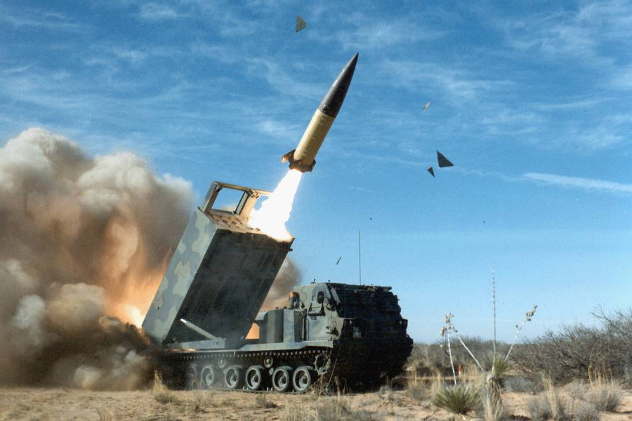 Пуск ракеты ATACMS с ПУ M270 MLRS. Фото © Wikipedia